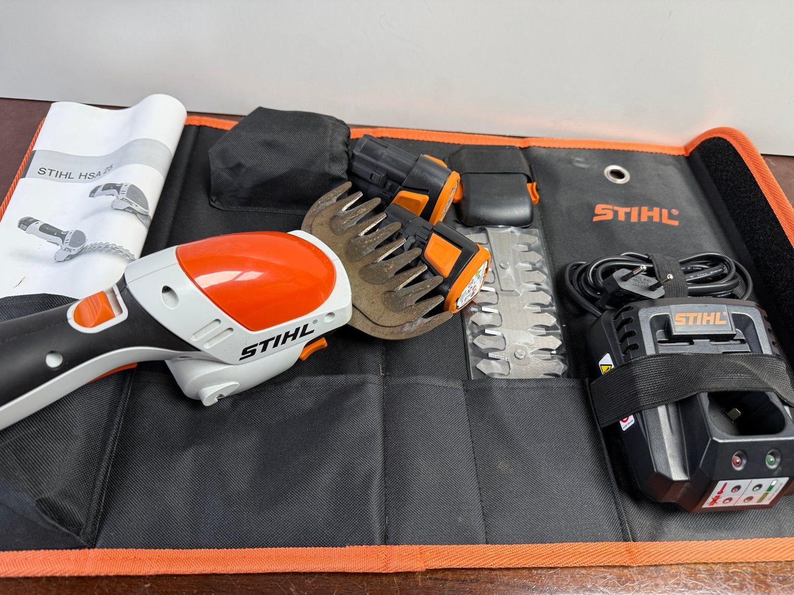 Stihl HSA 25 Accu Grasschaar/Heggenschaar Set, Ophalen of Verzenden, Gebruikt, Accu