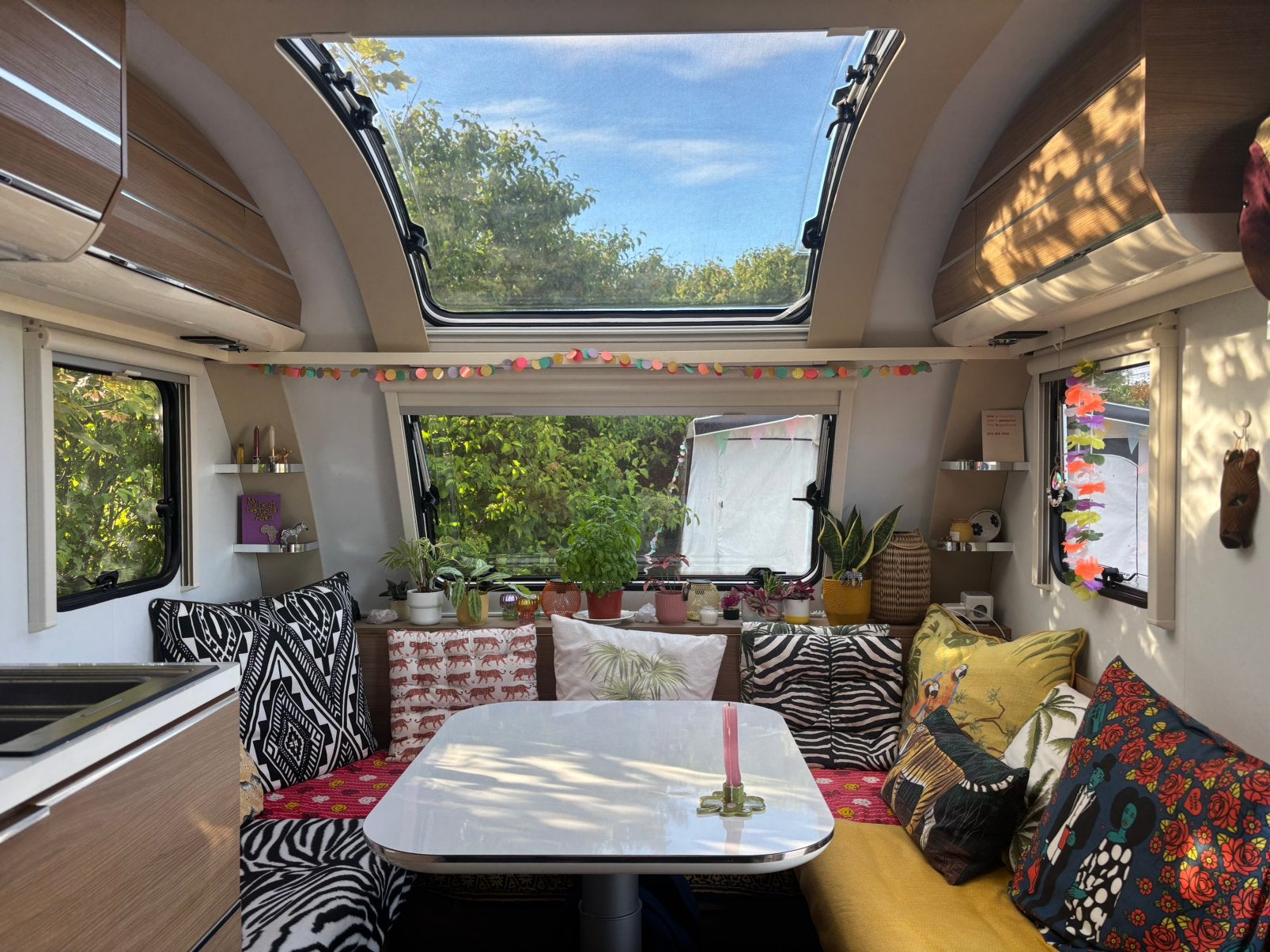 Adria Adora 512 UP 2018 met Thule-luifel en mover, Caravans en Kamperen, Caravans, Vast bed, Rondzit, Ringverwarming, Particulier