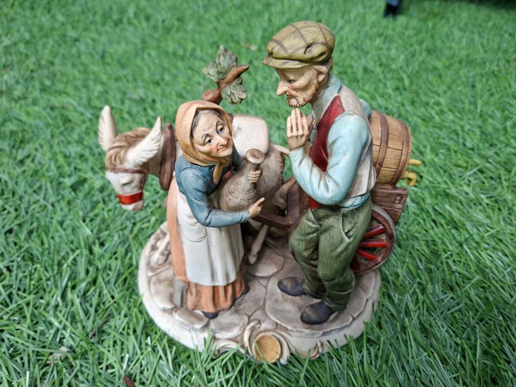 Vintage beeldje: Man, vrouw, ezel met wijnvat, Verzamelen, Beelden en Beeldjes, Ophalen of Verzenden