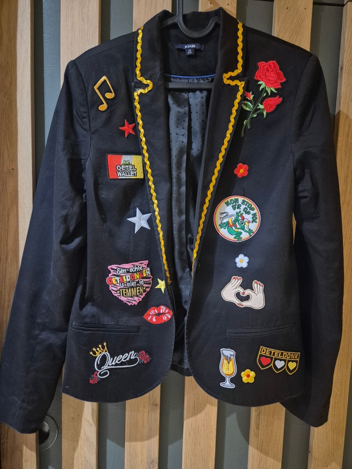 Carnavalsjasje Oeteldonk Stijl - Zwart met Patches, Maat 38/40 (M), Carnaval, Ophalen of Verzenden, Kiabi