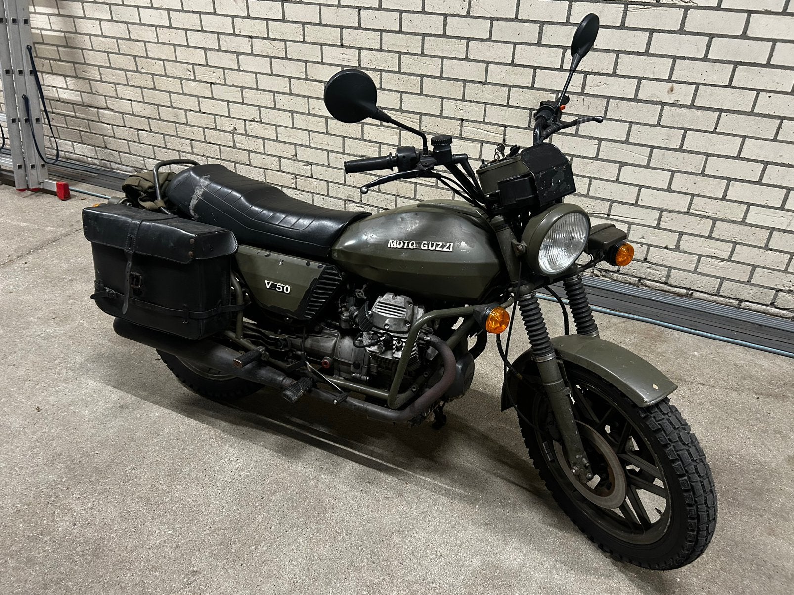 Moto Guzzi V50 Nato leger motor, Cardan-aandrijving, 2 cilinders, Gebruikt, Particulier