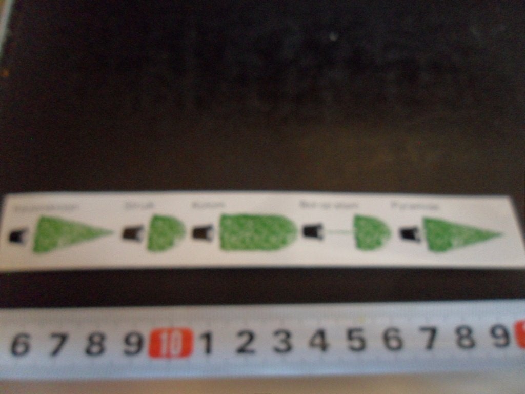 sticker boom pyramide bol op stam kolom struik keizerskroon, Ophalen, Zo goed als nieuw
