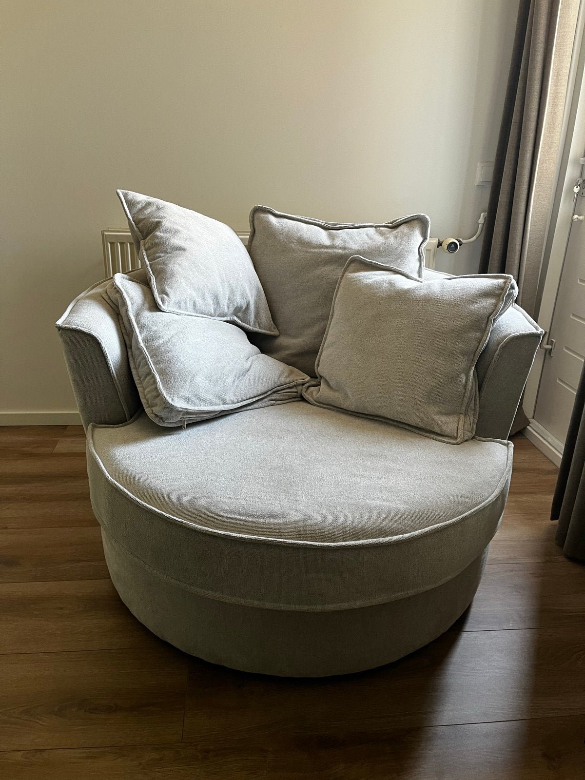 Grijze Luciria draaifauteuil Inhouse, Huis en Inrichting, Fauteuils, Ophalen, 75 tot 100 cm, Zo goed als nieuw, 100 tot 125 cm