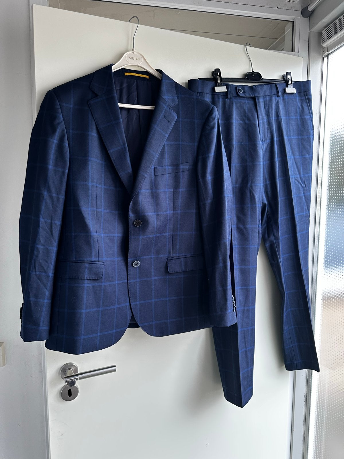 Stijlvol blauw geruit pak van Scotland Blue, Ophalen of Verzenden, Zo goed als nieuw, Maat 48/50 (M), Blauw