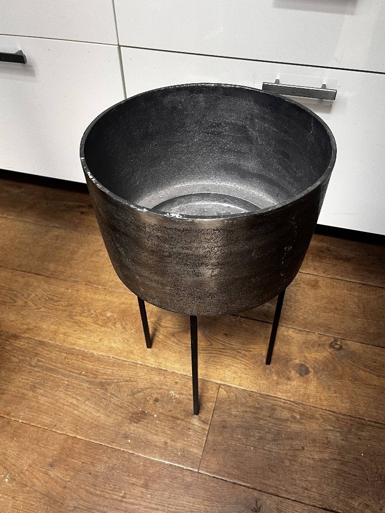 House Doctor bloempot / plantenbak - Kazi Silver Oxidized, Rond, Binnen, Zo goed als nieuw, Metaal