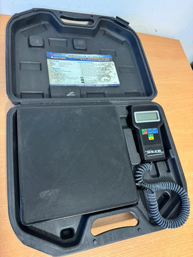 Koelmiddelweegschaal DSZH RCS-7020 + Koffer, Ophalen of Verzenden, Zo goed als nieuw, Personenweegschaal, 100 kg of meer