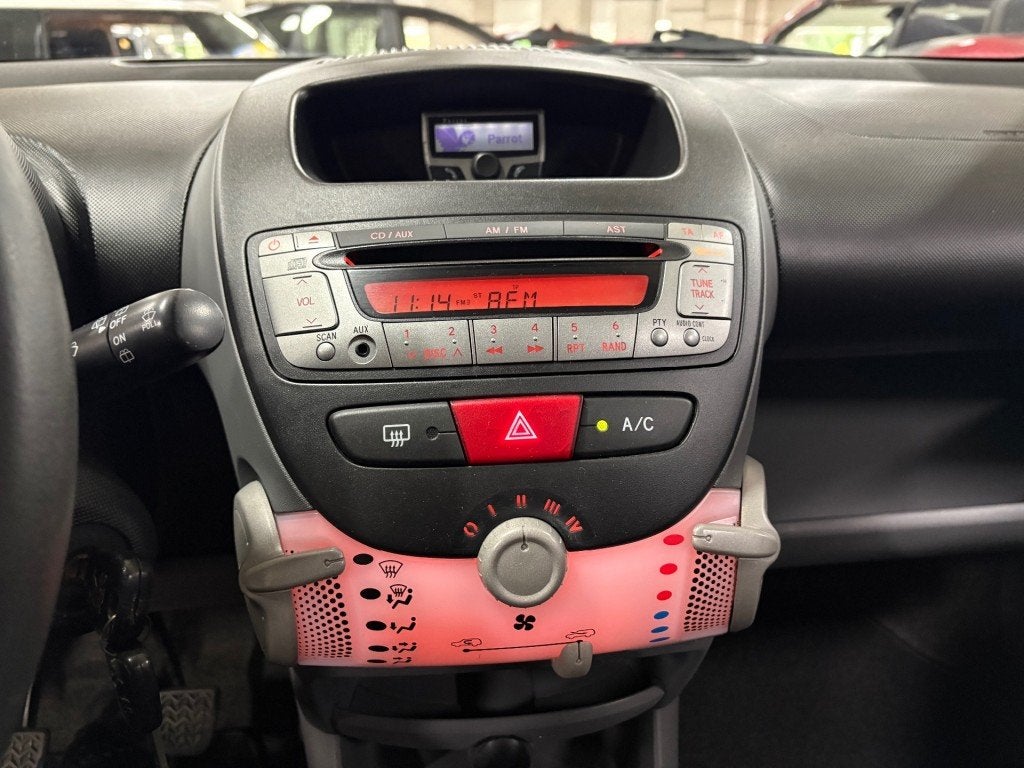 Peugeot 107 1.0 Black Limited Airco Half Leder/Alcantara LM, Auto's, Voorwielaandrijving, Euro 5, Huisgarantie, Met garantie (alle)