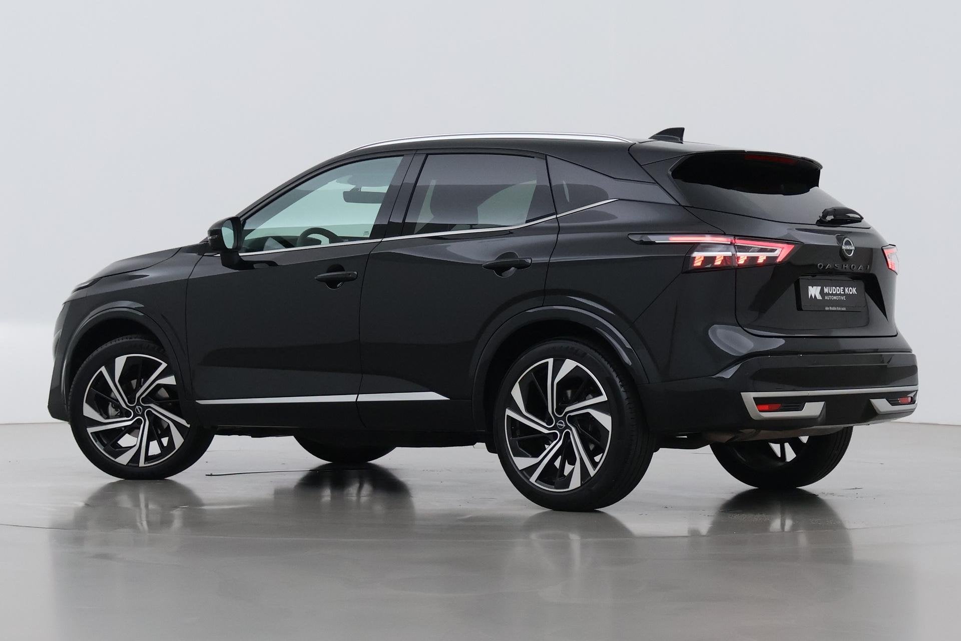 Nissan Qashqai 1.3 MHEV Xtronic Tekna+ | Panoramadak | Head-, Auto's, Gebruikt, Euro 6, 4 cilinders, Zwart