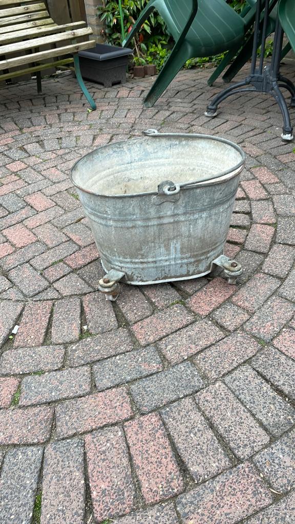 Grote Zinken Kuip op Wieltjes - Vintage Decoratie, Antiek en Kunst, Ophalen of Verzenden