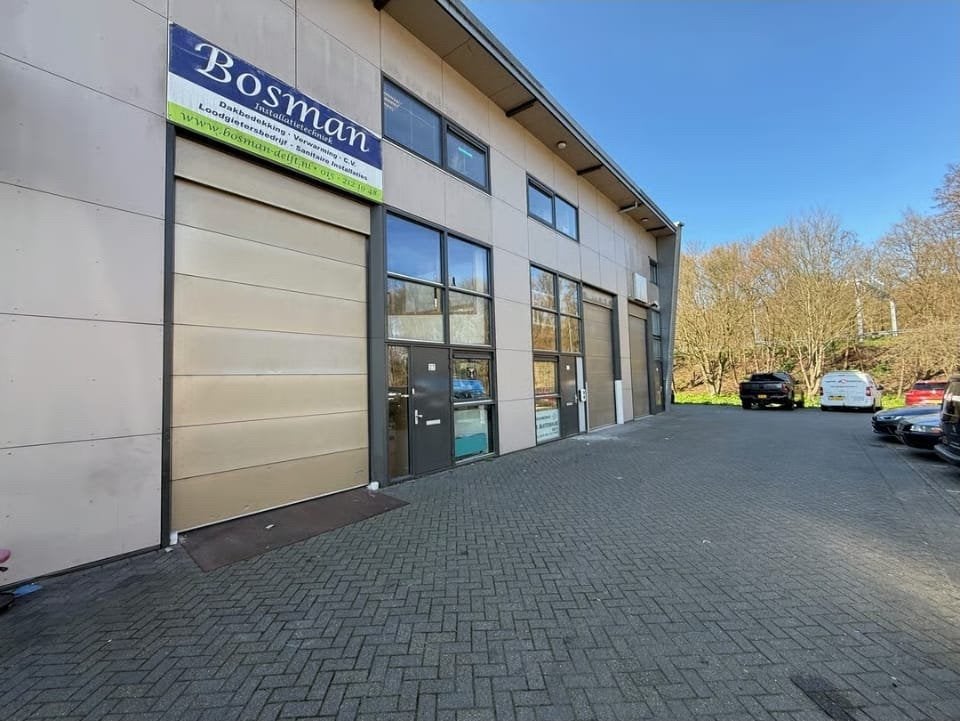 Grote bedrijfsruimte te huur of te koop in Delft, 310 m², Huur, Bedrijfsruimte