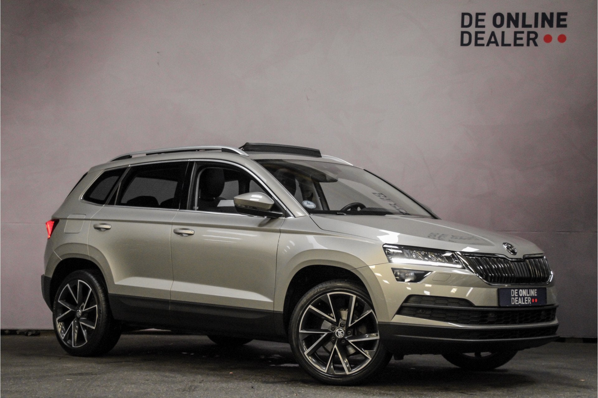 Skoda Karoq 1.5 TSI 150PK AUT |Pano|19inch|Canton|Carplay, Auto's, Euro 6, 4 cilinders, 150 pk, Bedrijf
