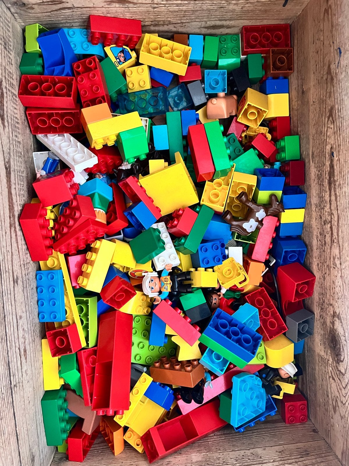 Grote partij LEGO Duplo met diverse voertuigen en platen, Kinderen en Baby's, Speelgoed | Bouwstenen, Ophalen of Verzenden, Gebruikt