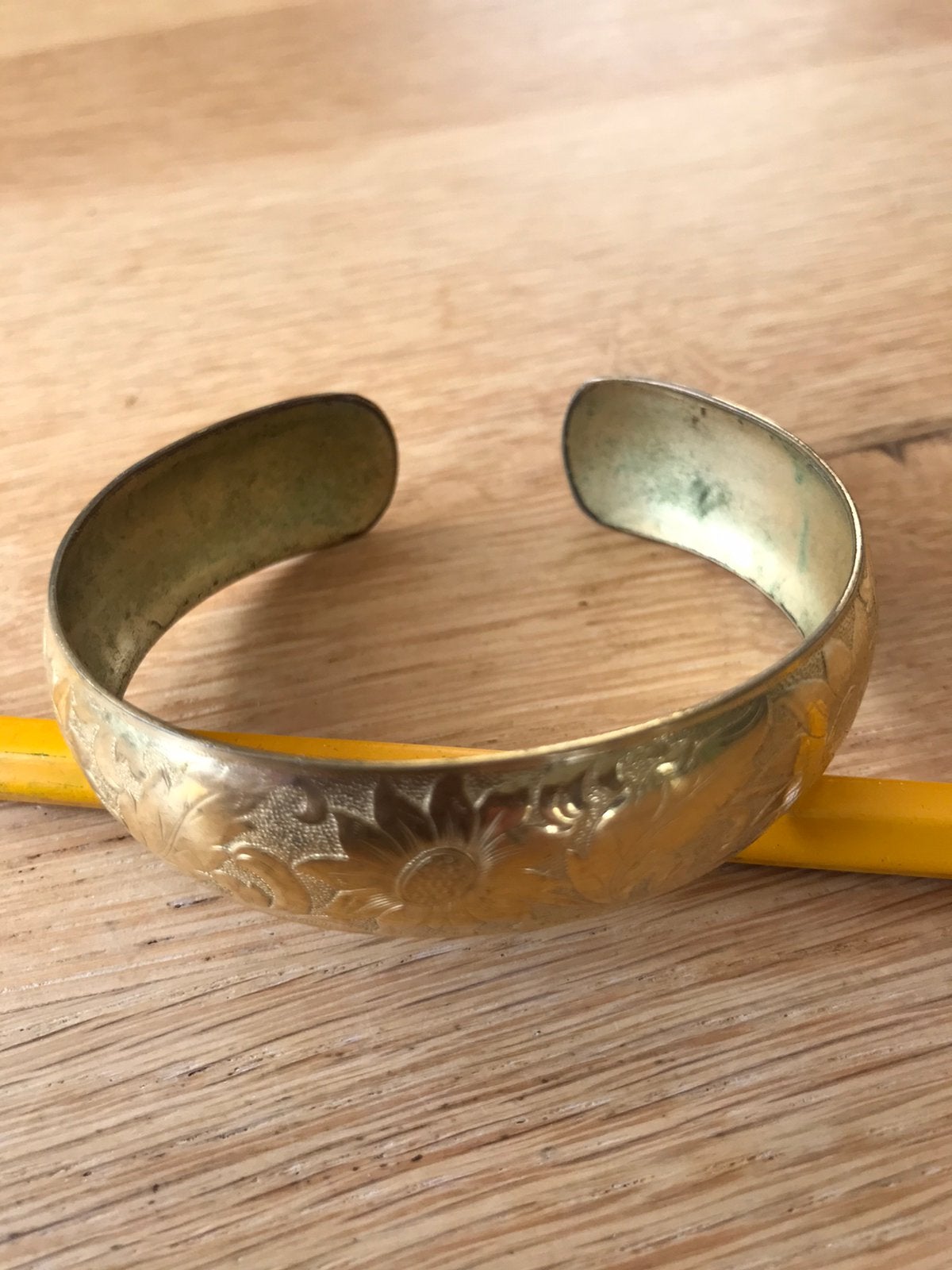 Goudkleurige armband, Ophalen of Verzenden, Gebruikt, Overige materialen