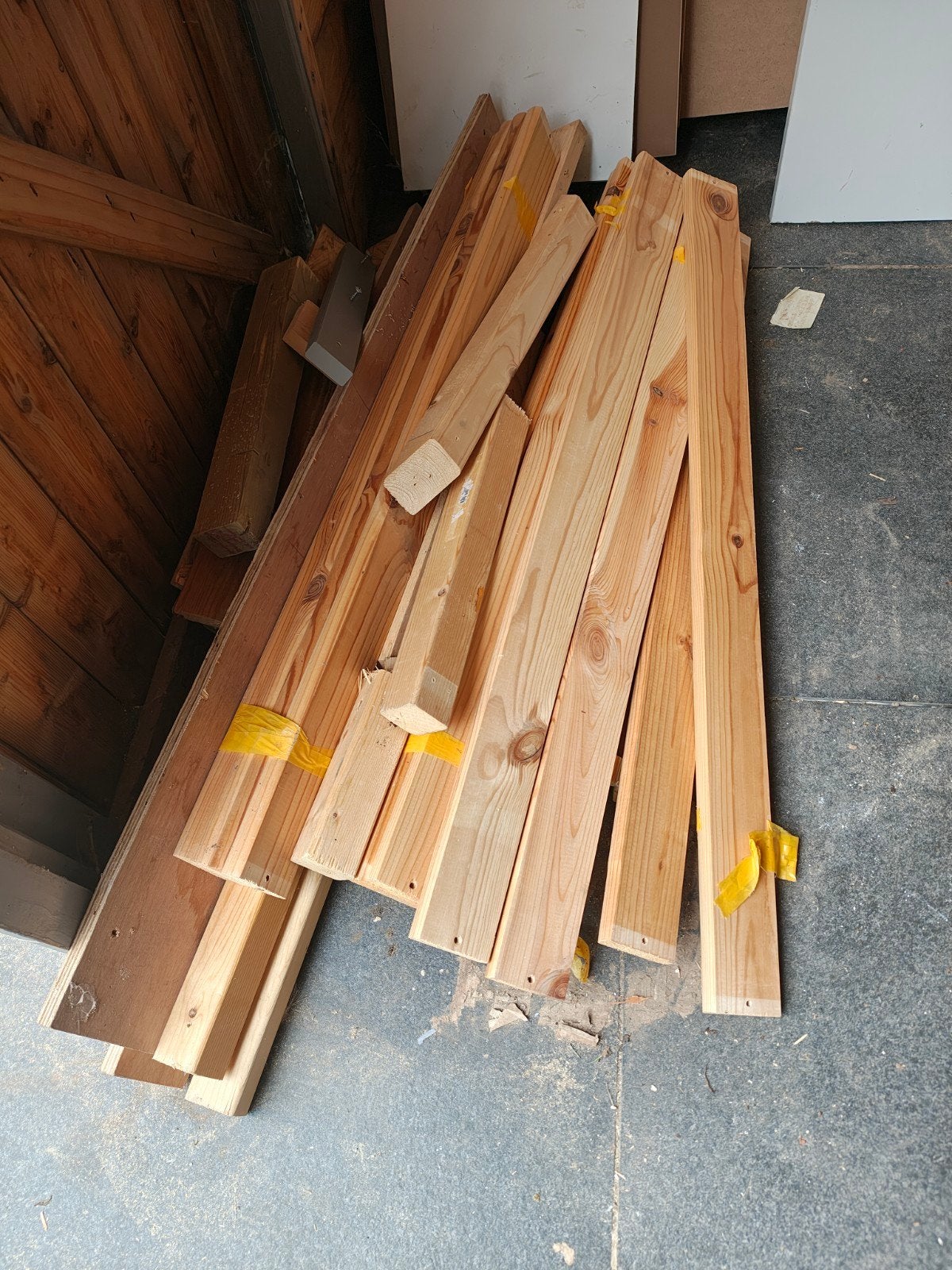 Partij hout, meubelpanelen en eikenlook tafelblad, Tuin en Terras, Palen, Balken en Planken, Gebruikt, Planken, Ophalen
