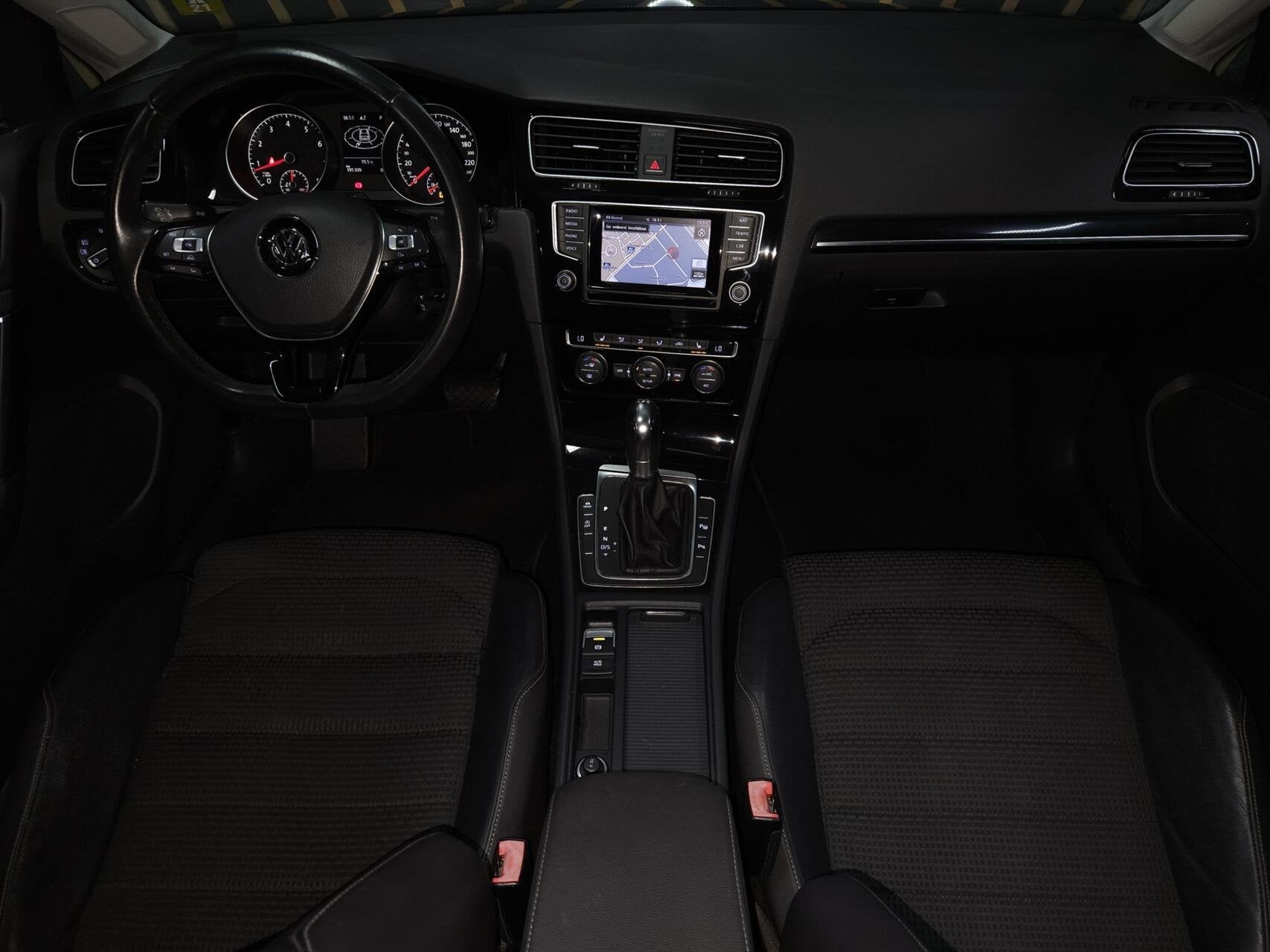 Volkswagen Golf 7 DSG 1.4 TSI|PANO|Trekhaak|Stoel verwarming, Euro 5, Gebruikt, 4 cilinders, Leder en Stof