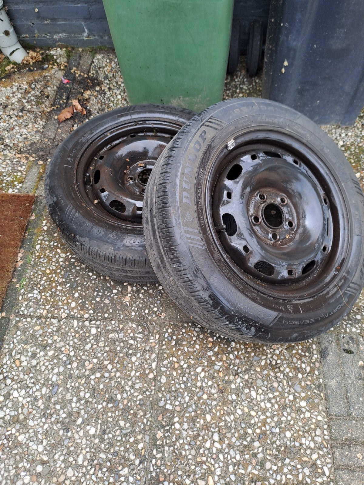 Setje Dunlop winterbanden in de maat 185/60R14, Auto diversen, Aanhangwagen-onderdelen, Ophalen of Verzenden