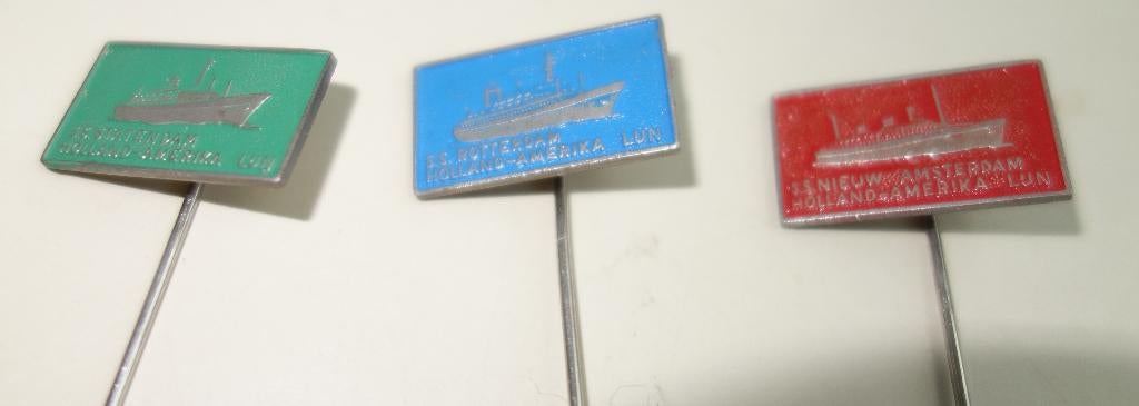 Vintage speldjes van de Holland - Amerika lijn, Verzamelen, Speldjes, Pins en Buttons, Verzenden, Zo goed als nieuw, Overige onderwerpen