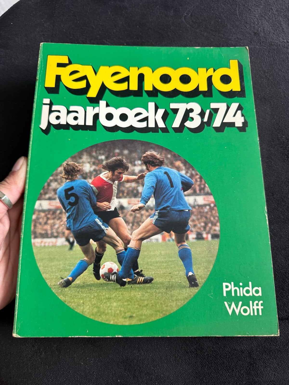 Feyenoord Jaarboek 1973/1974 - Legendarisch Seizoen, Ophalen of Verzenden, Gelezen, Balsport