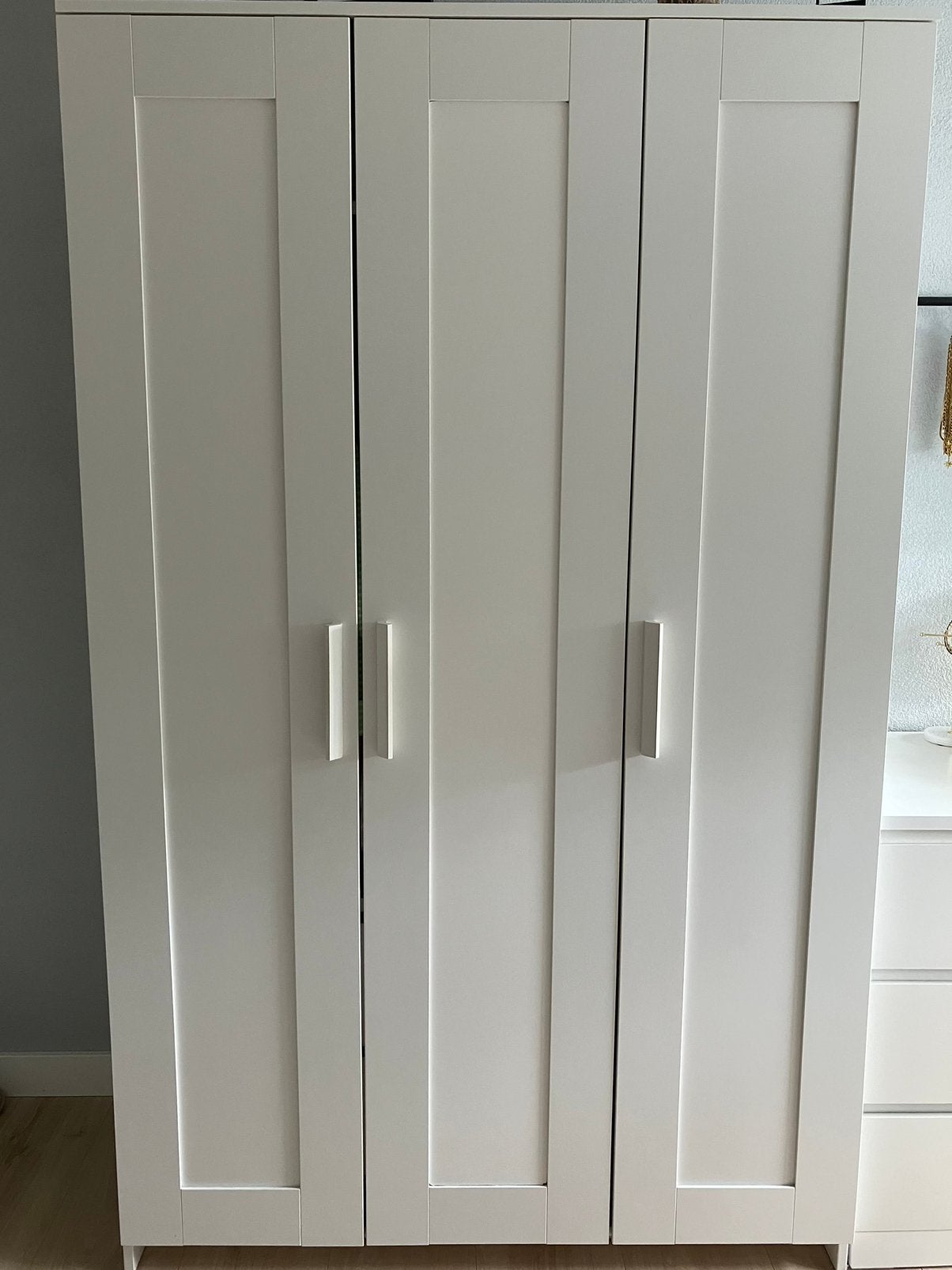 Brimnes kast IKEA, Huis en Inrichting, Kasten | Kledingkasten, Ophalen, Met deur(en), Gebruikt, 100 tot 150 cm