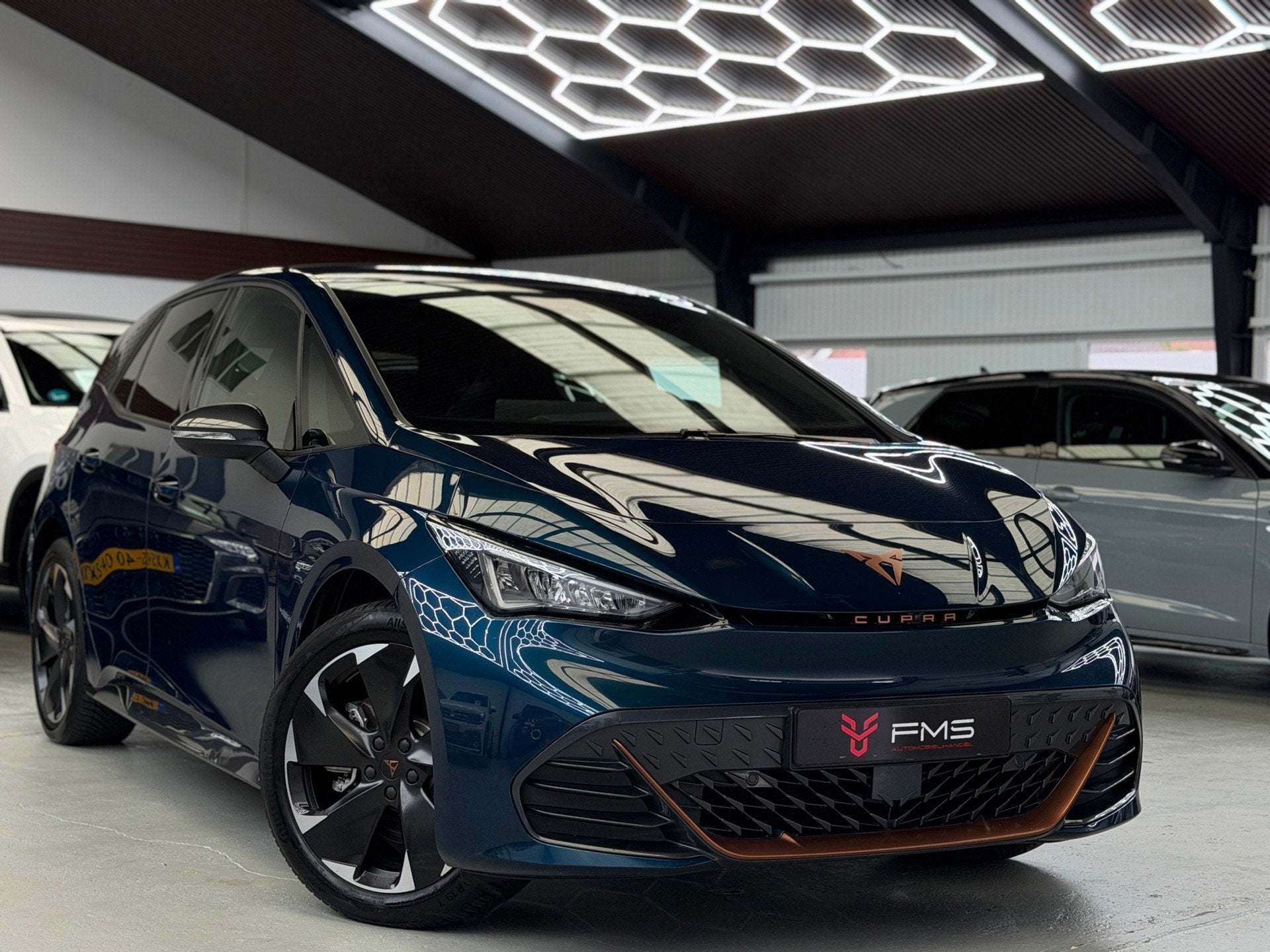 CUPRA Born Performance 82 kWh HuD Camera 231pk, Auto's, Automaat, 1849 kg, Gebruikt, Zwart