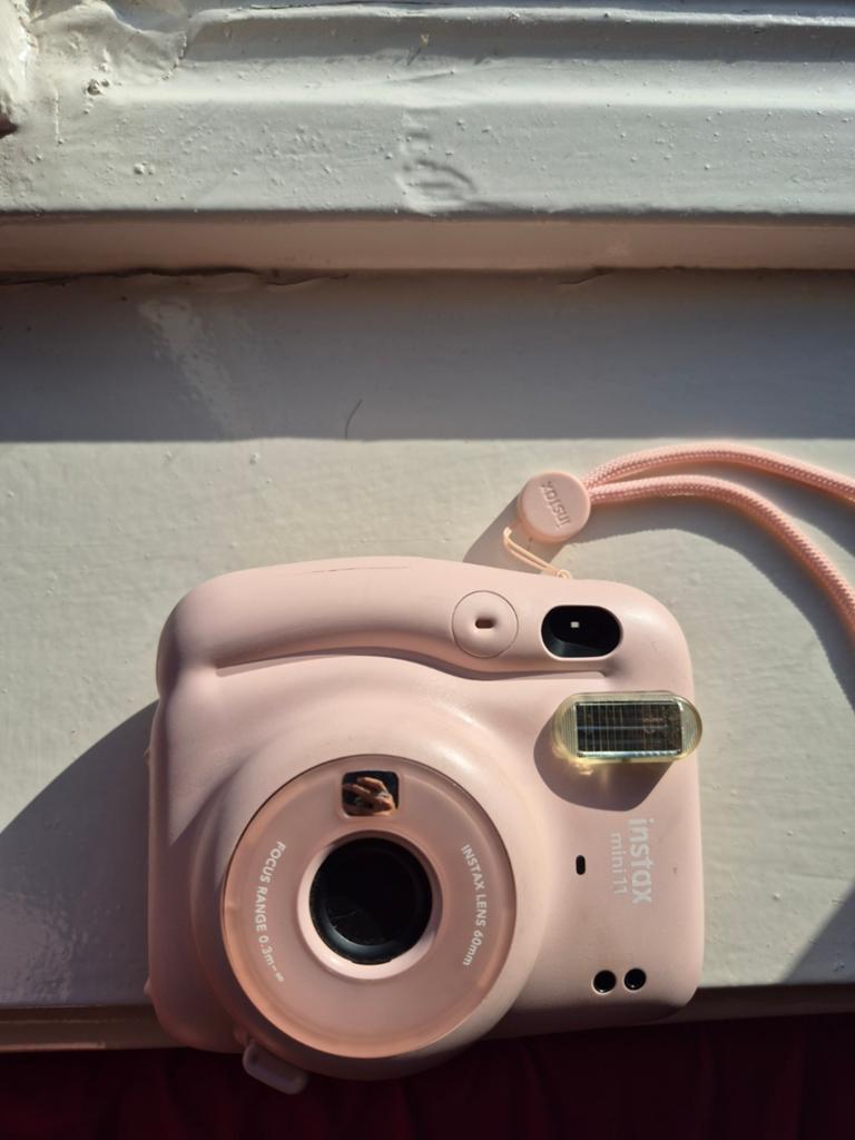 Fujifilm Instax Mini 11 - Roze Instant Camera, Ophalen of Verzenden, Zo goed als nieuw, Polaroid, Fuji