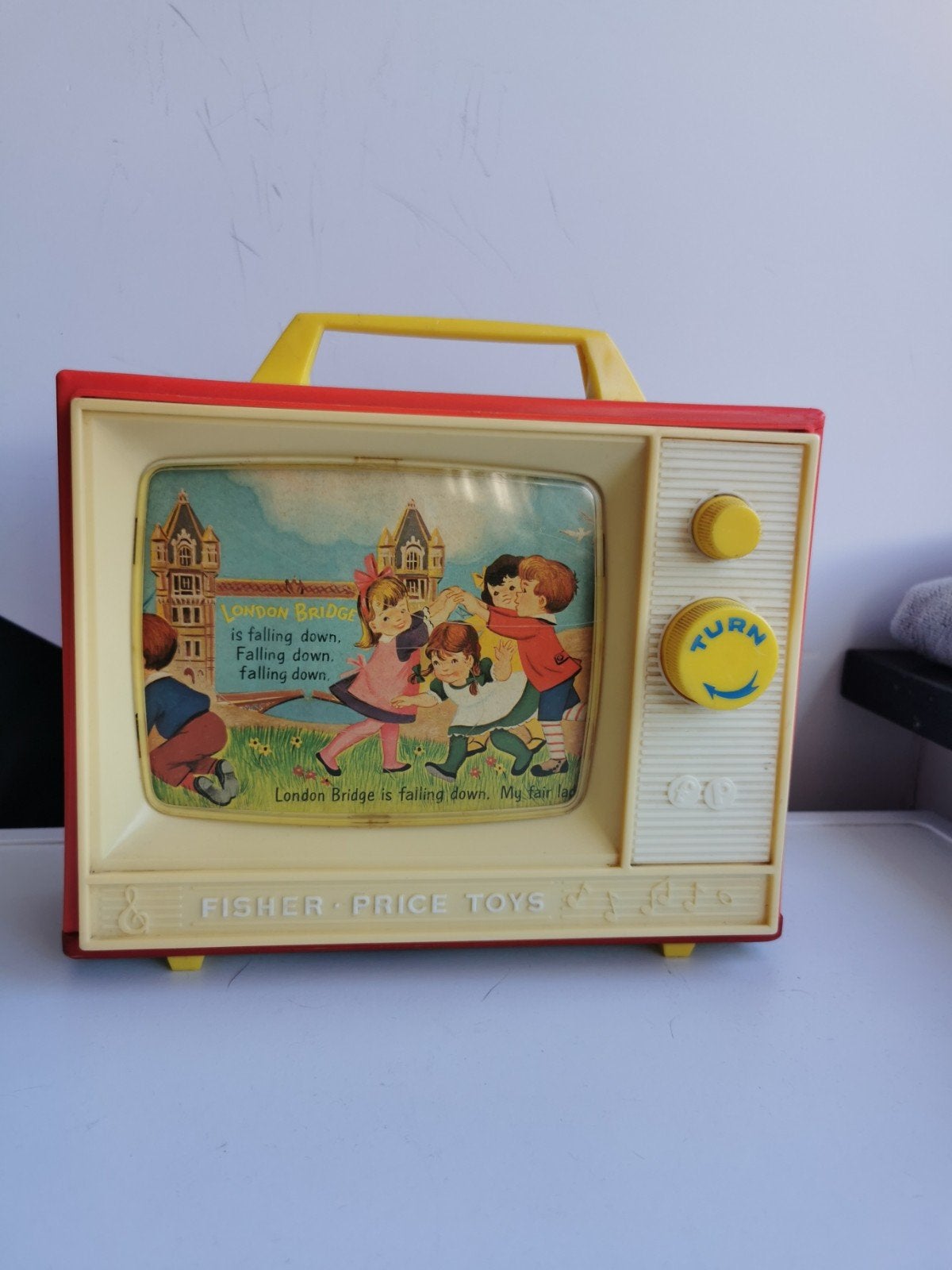 Vintage Fisher Price TV met muziek en bewegend beeld (1964), Ophalen of Verzenden, Gebruikt, Overige typen, Met geluid