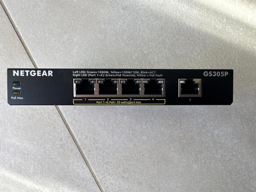 Netgear GS305P PoE+ Switch - 5-poorts Gigabit Ethernet, Ophalen of Verzenden, Zo goed als nieuw