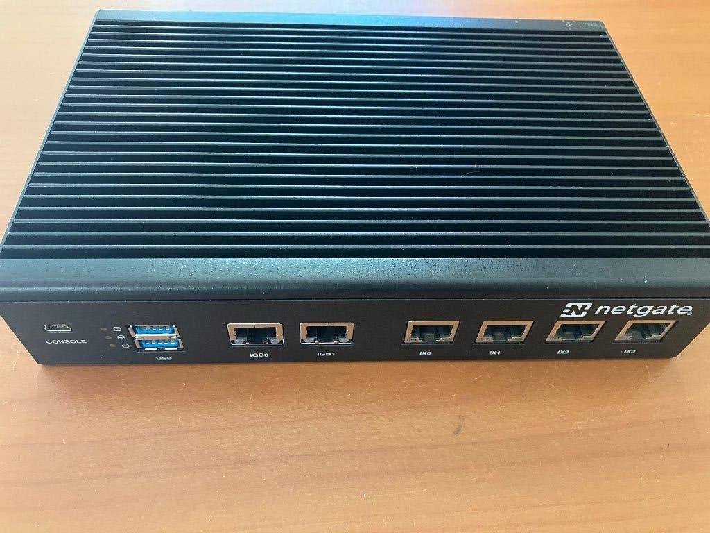 Netgate SG-5100 PFsense Plus firewall - 6x Gbps ethernet, Computers en Software, Routers en Modems, Ophalen of Verzenden, Zo goed als nieuw