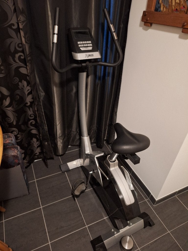 DKN Home-trainer met hartritmemeting - Zo goed als nieuw