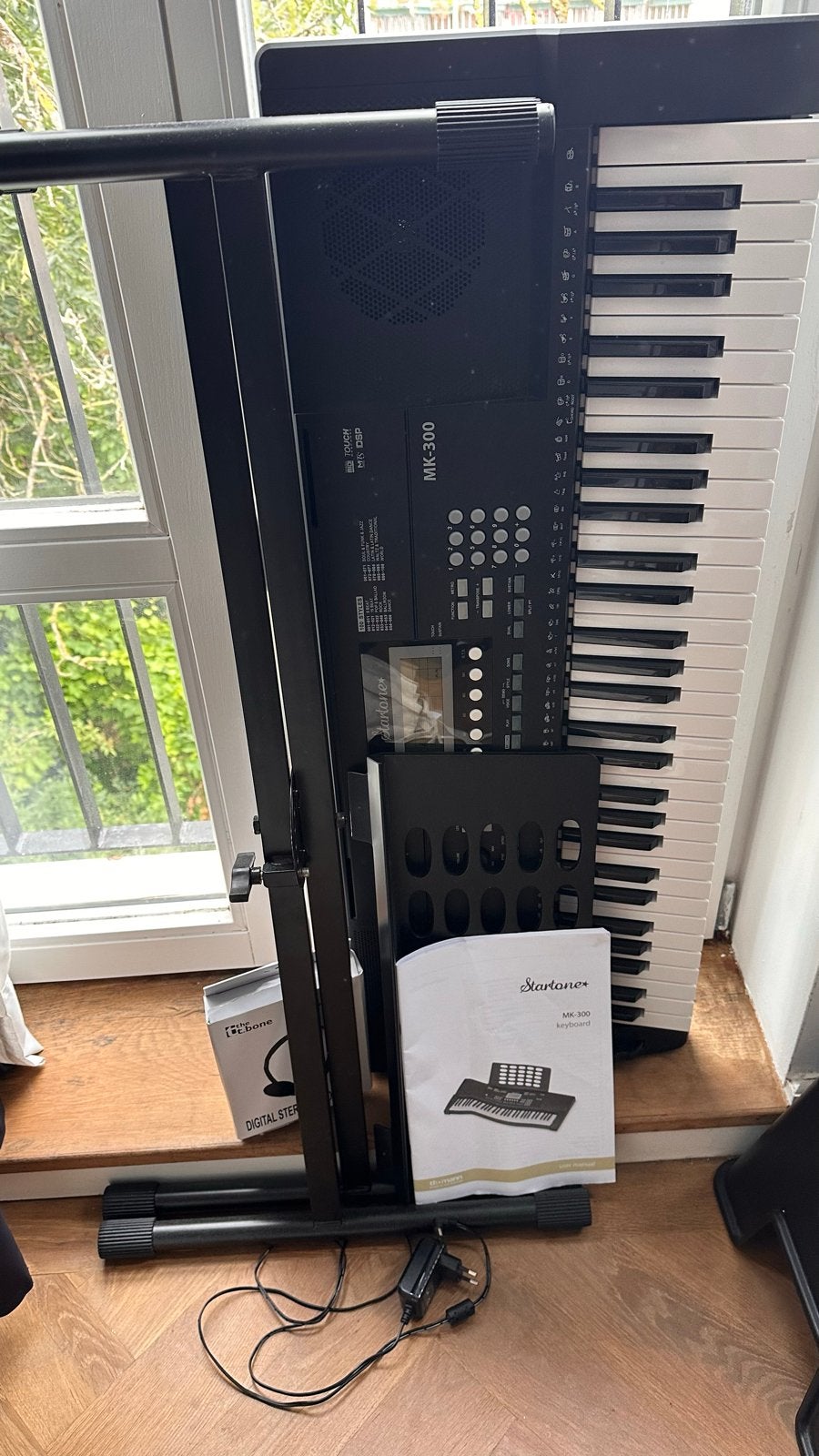 Elektronische piano met standaard - MK-300, Muziek en Instrumenten, Keyboards, Overige merken, Ophalen of Verzenden, Met standaard