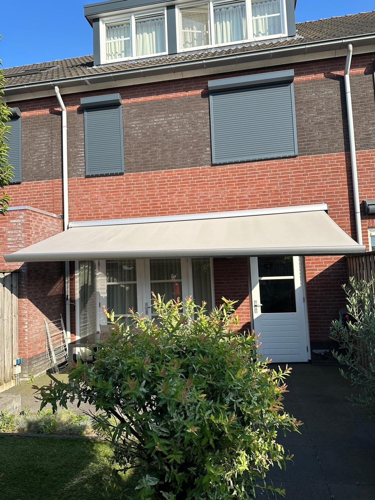 Knikarmscherm zonnescherm grijs 500 cm breed, Ophalen, Gebruikt, 450 cm of meer, 150 tot 300 cm