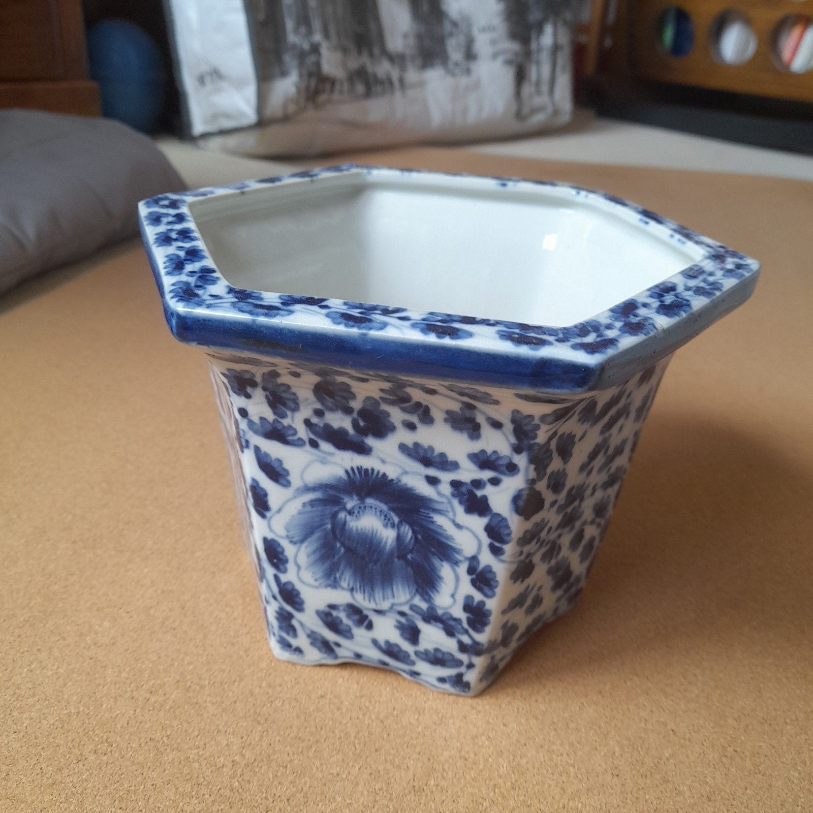 Antieke zeshoekige bloempot, blauw/wit, zonder onderschaal, Ophalen of Verzenden