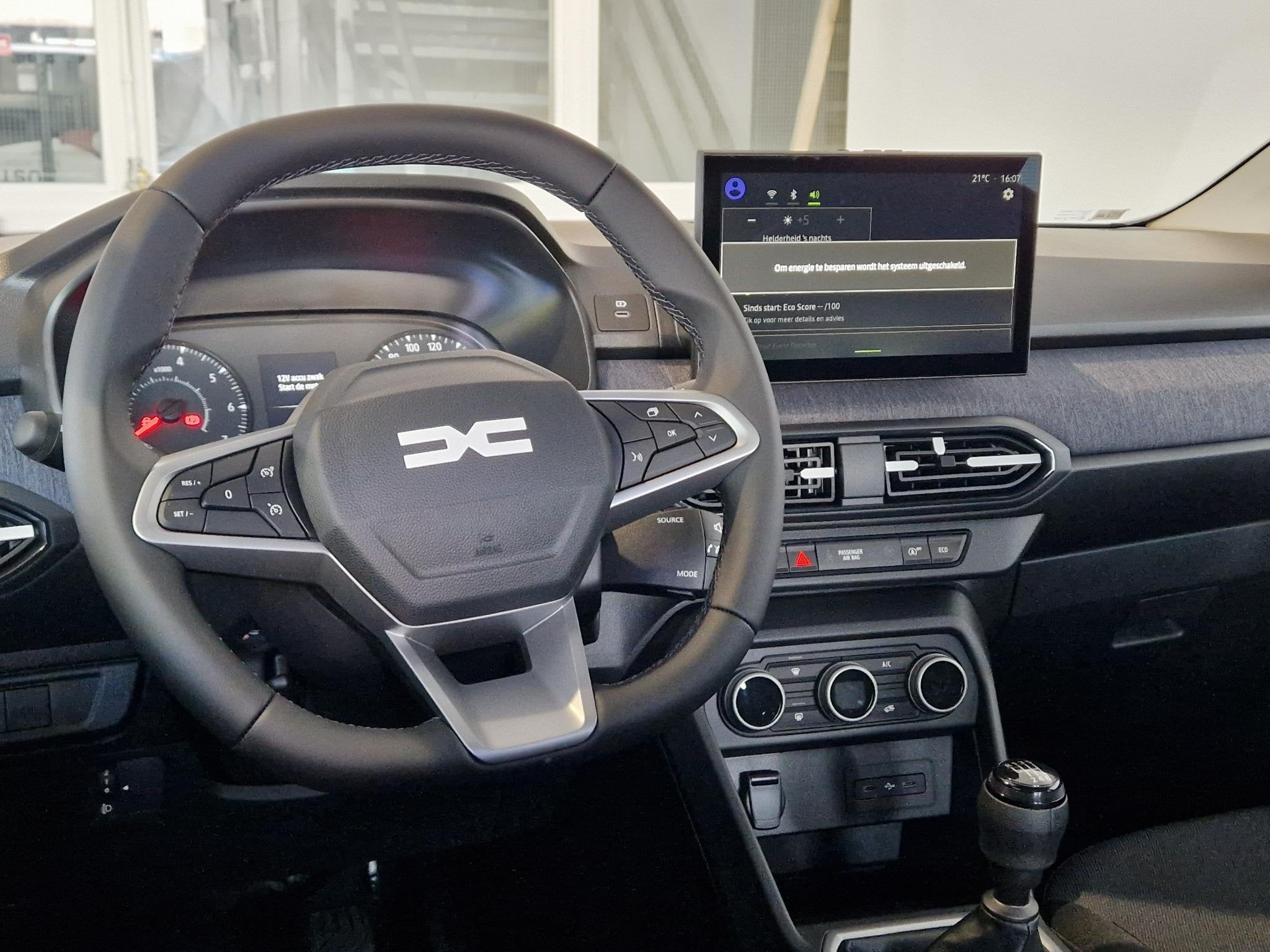 Dacia Sandero 1.0 TCe 100 limited edition NIEUW VOORRAADKORT, Auto's, Voorwielaandrijving, Met garantie (alle), Bedrijf, Handgeschakeld
