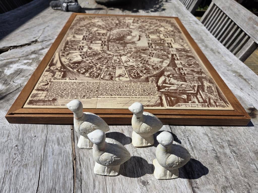 Mooi oud ganzenbord van tegels inclusief ganzen, Hobby en Vrije tijd, Gezelschapsspellen | Bordspellen, Drie of vier spelers, Ophalen