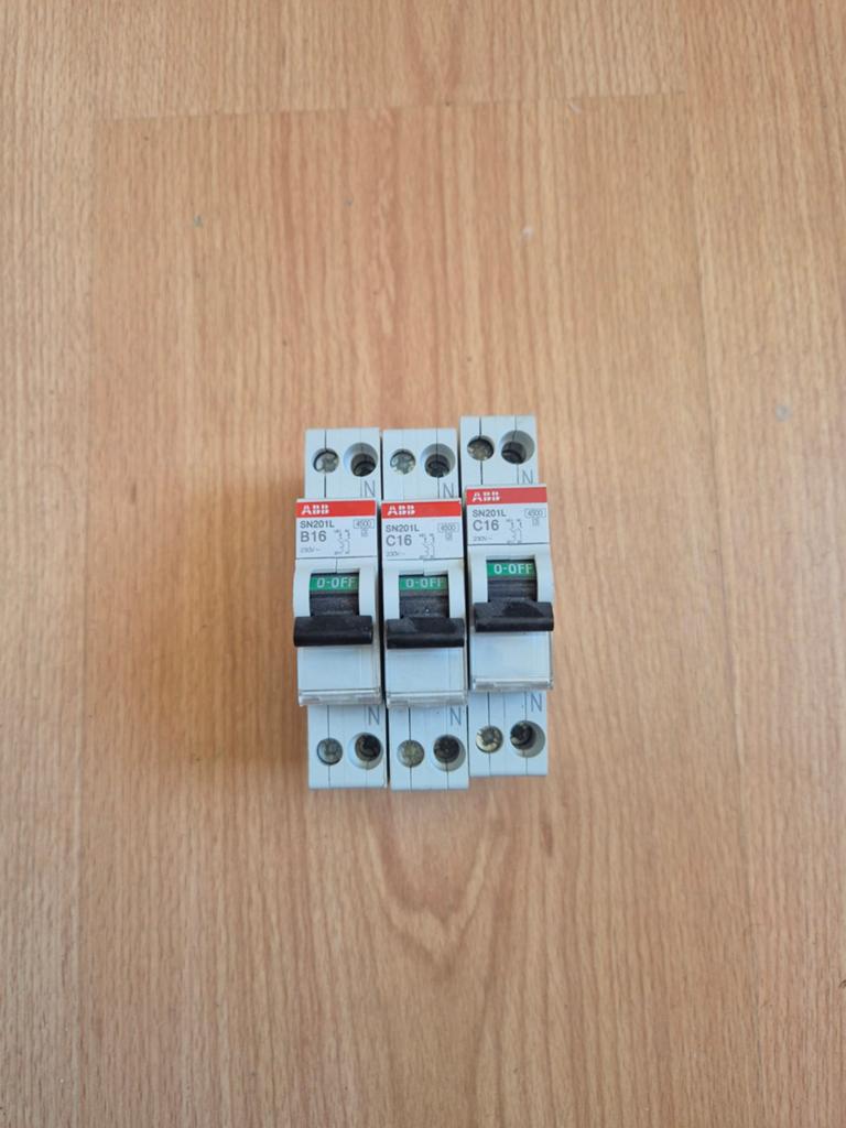 3 ABB automaten B16 en C16 -  nieuw, Ophalen, Zo goed als nieuw, Schakelaar