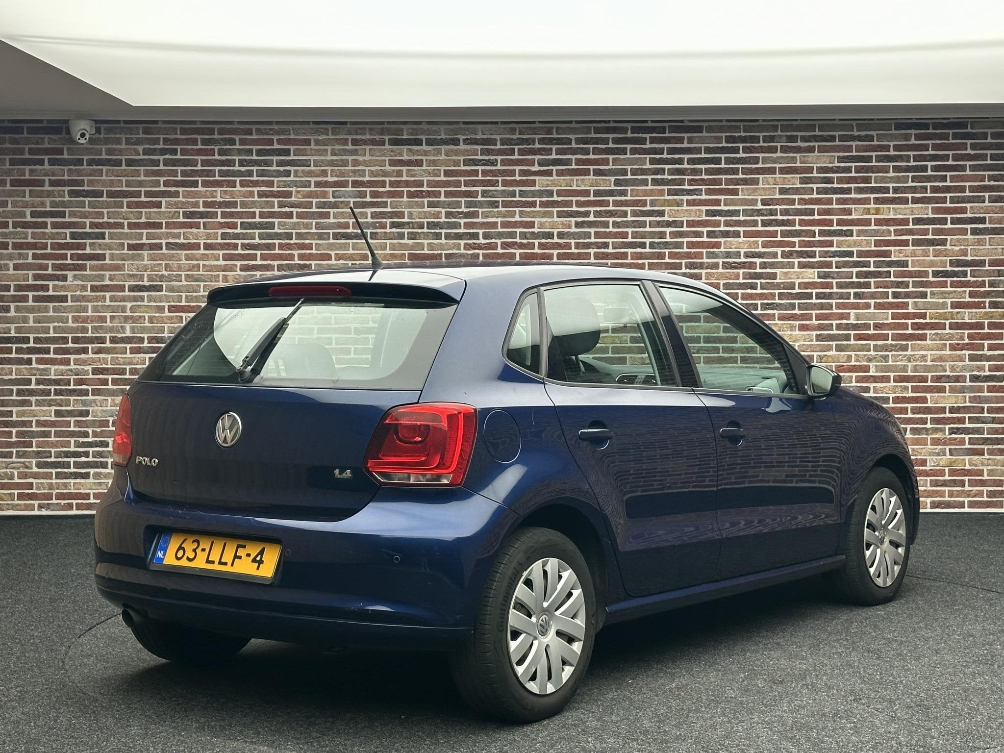 Volkswagen Polo 1.4-16V Comfortline, Euro 5, Zwart, 4 cilinders, Blauw