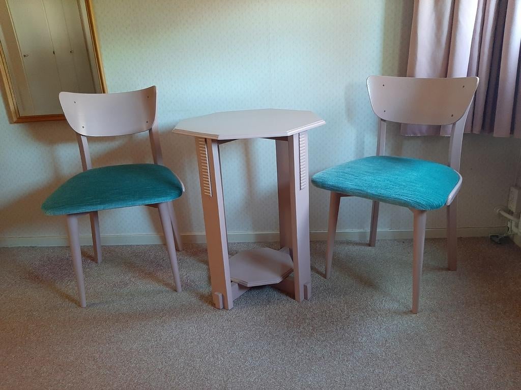 Houten zitje met 2 stoelen en 8-kantig tafeltje, Ophalen, Gebruikt, Twee, Overige kleuren
