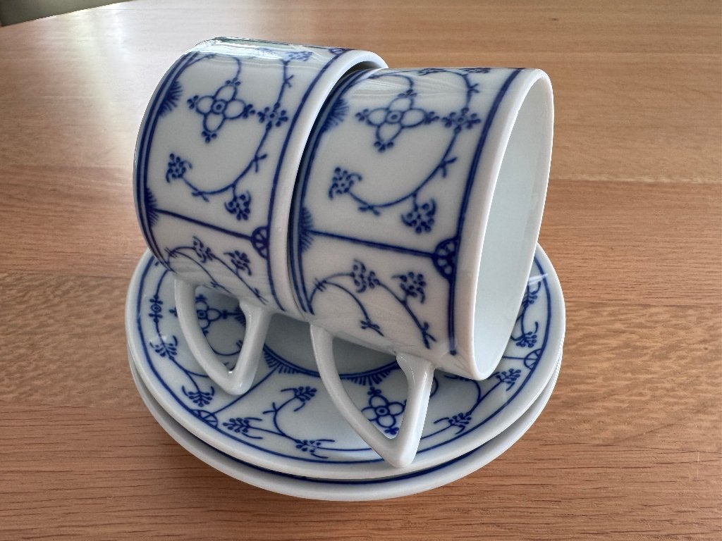 Blau Saks 2 theekopjes en schotel, Ophalen of Verzenden, Zo goed als nieuw, Overige stijlen, Kop(pen) en/of Schotel(s)