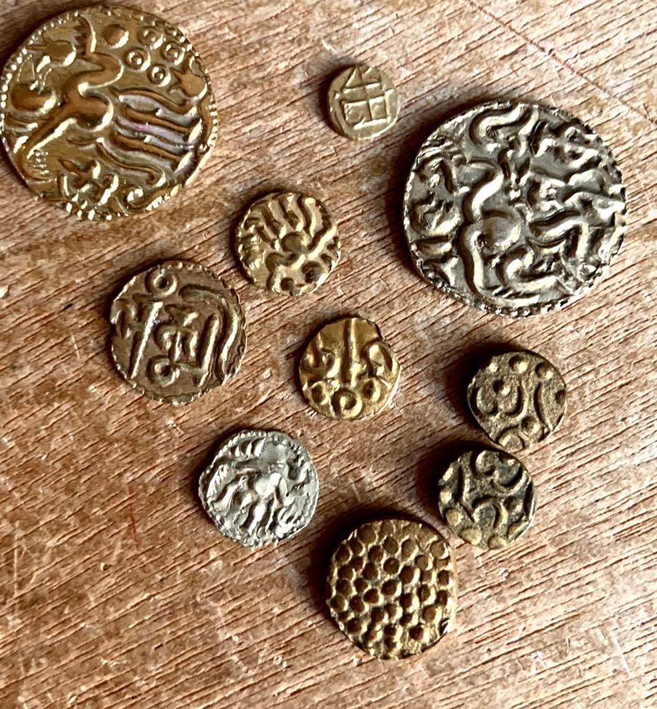 VOC, voor-Indie diverse gouden fanams en Mas ca. 6 gram AU, Ophalen of Verzenden, Vóór koninkrijk, Overige waardes, Goud