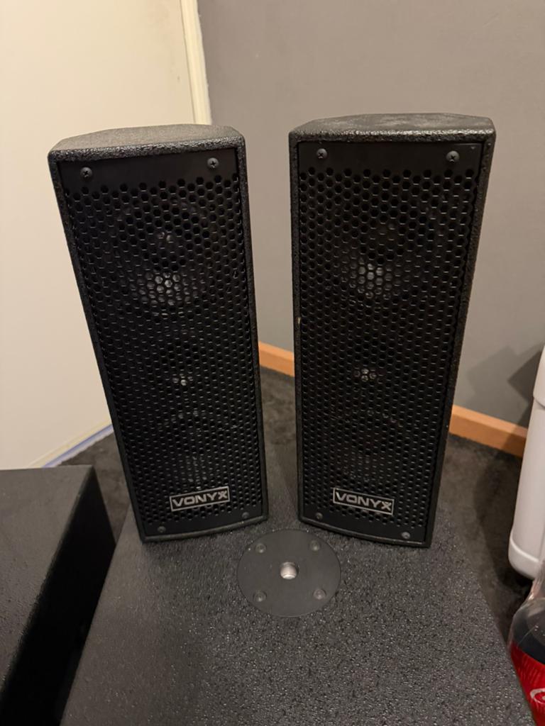 Vonyx VX1000BT actieve set 1000watt, Zo goed als nieuw, 120 watt of meer, Front, Rear of Stereo speakers, Ophalen