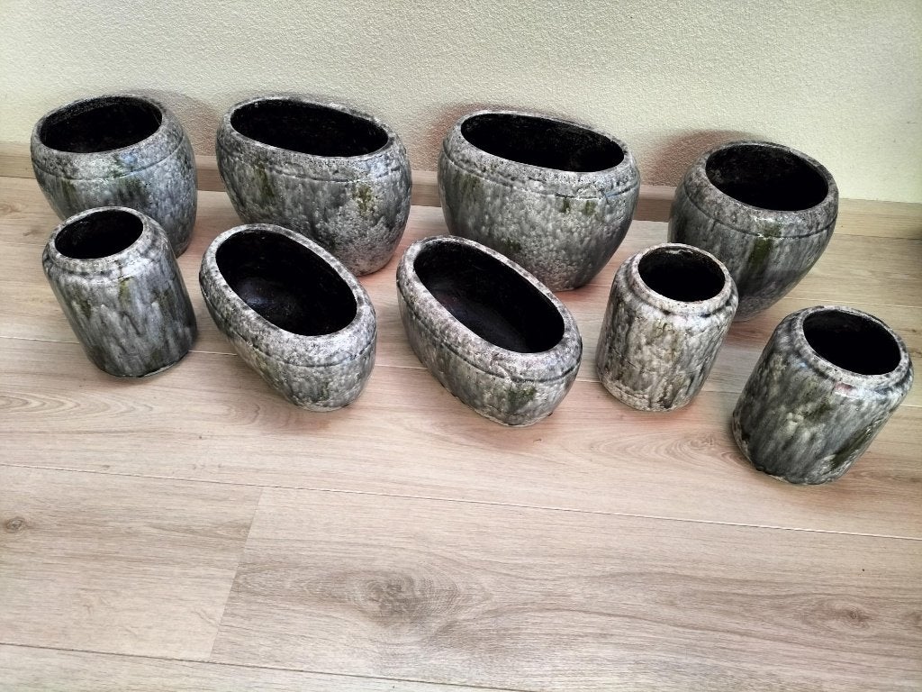 Set van 9 stuks geglazuurde grijze bloempotten rond en ovaal, Tuin en Terras, Bloempotten, Ophalen, Rond, Binnen, Zo goed als nieuw