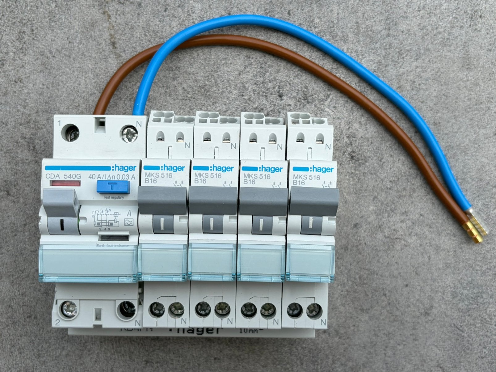 Hager Vision uitbreiding aardlek 2P 40A 30mA + 4x groep B16, Ophalen of Verzenden, Zo goed als nieuw