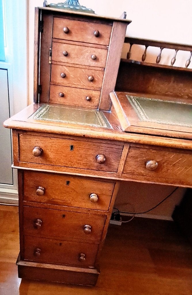 Foto 15 van Uniek Antiek Eiken Dickens Bureau (ca. 1910) – Blikvanger!