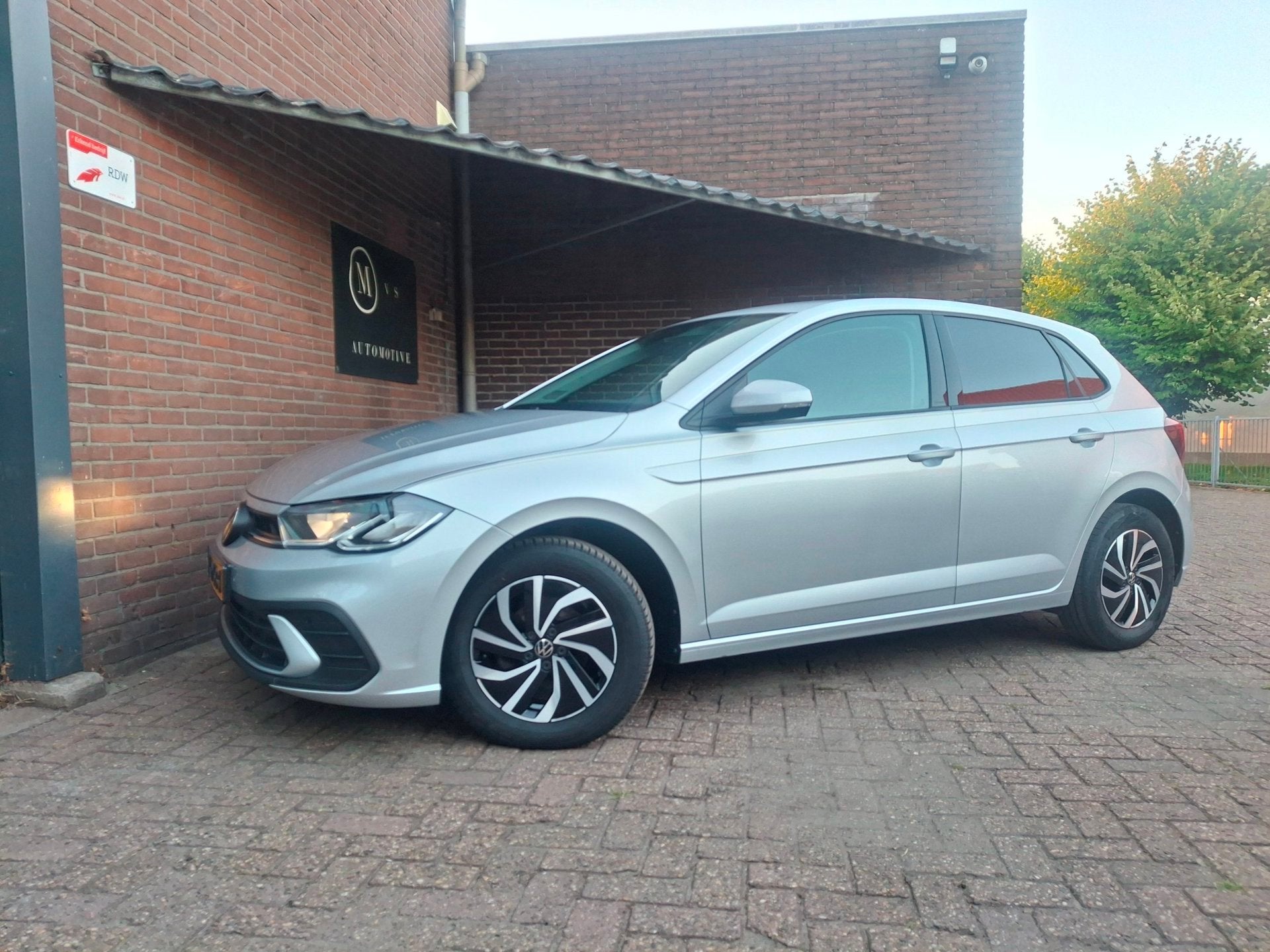 Volkswagen POLO 1.0 TSI Life 95PK DSG Carplay / Led Verlicht, Auto's, Stof, Gebruikt, 95 pk, 1104 kg