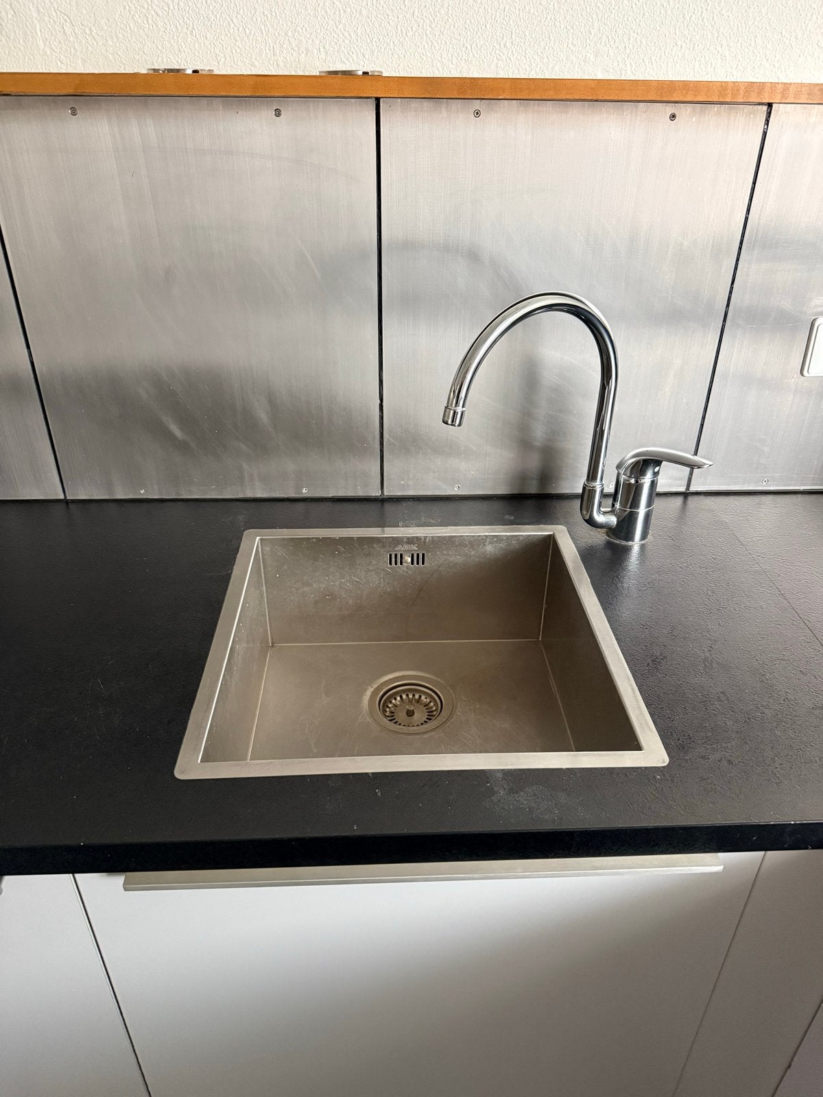 Foto 11 van Moderne U-keuken met inbouwapparatuur