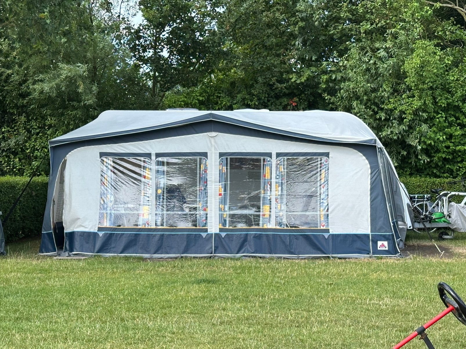 Cavan Knaus Südwind 500eu, enkele bedden, fietsendragers, Caravans en Kamperen, Caravans, 2 aparte bedden, Rondzit, Particulier