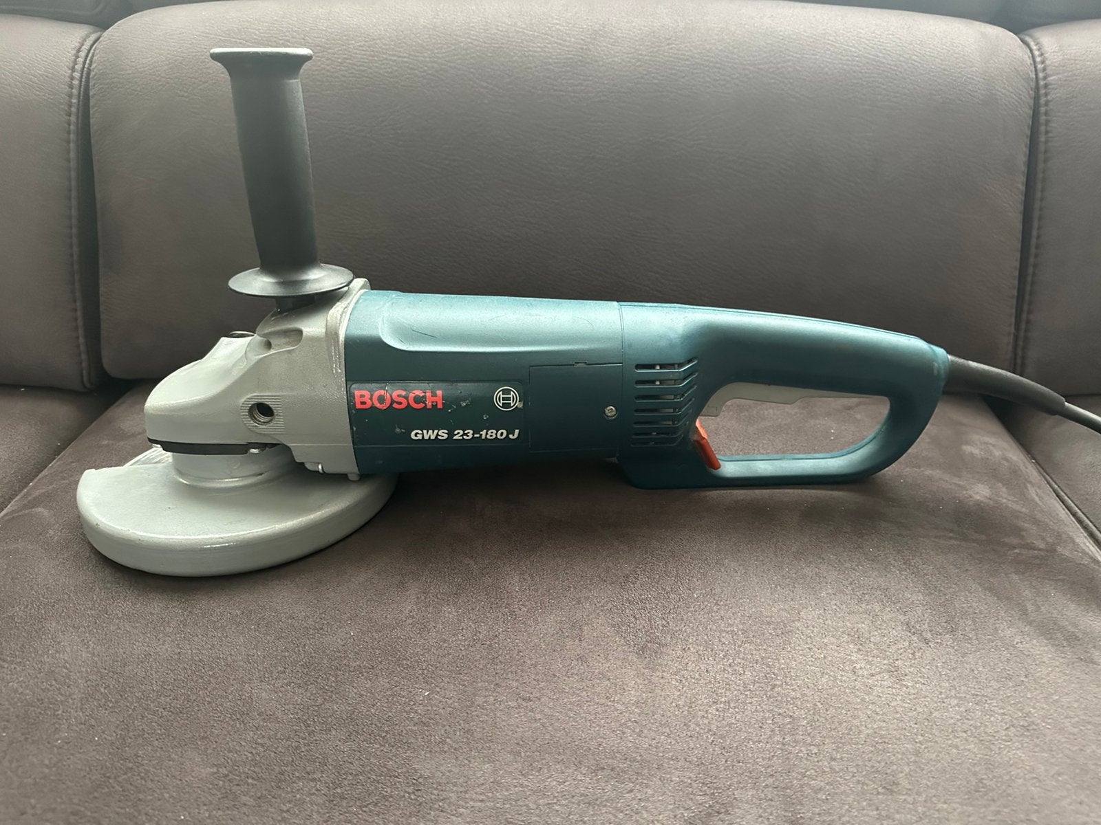 Grote professionele slijpmachine, Ophalen of Verzenden, Zo goed als nieuw, 1000 watt of meer, Haakse handslijpmachine