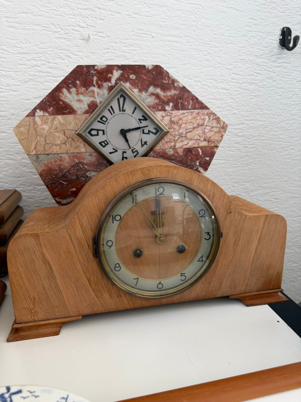 Antieke klok 4, Ophalen