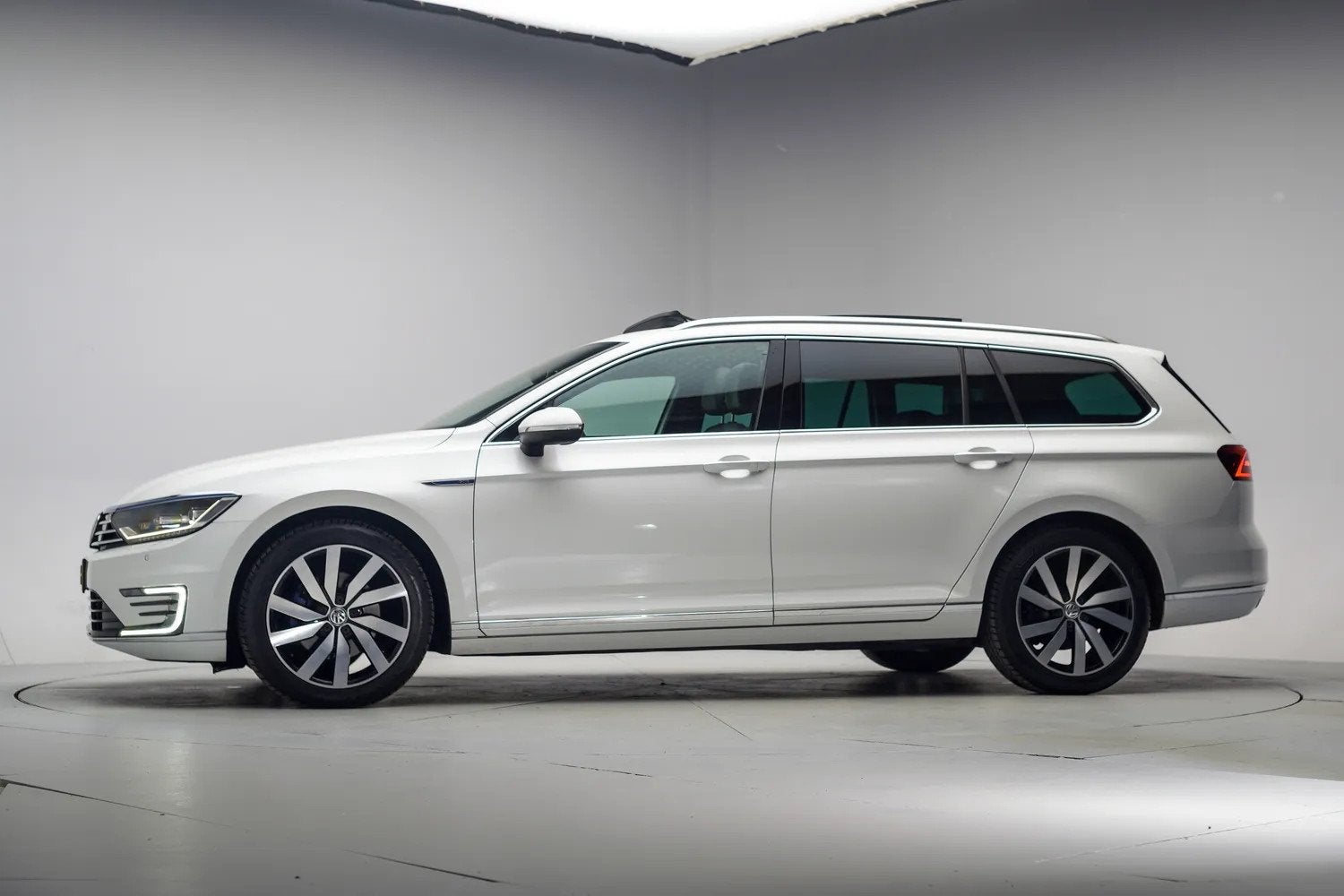 Volkswagen Passat VARIANT 1.4 TSI GTE Highline Aut. [ Panora, Auto's, Gebruikt, 4 cilinders, Wit, Hybride Elektrisch/Benzine