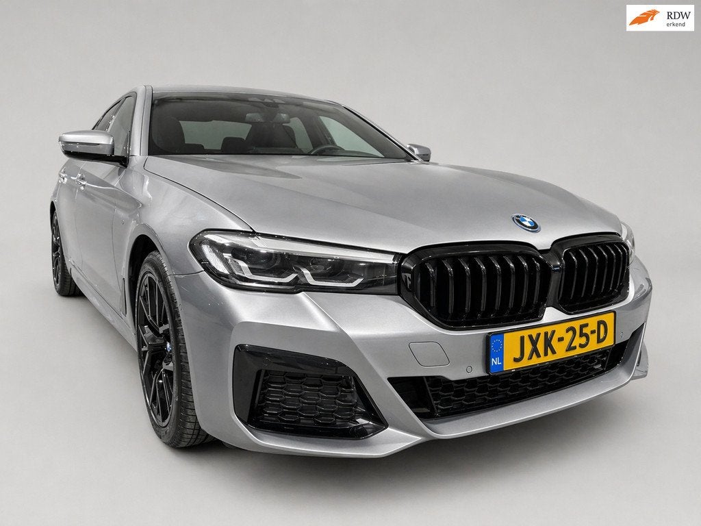 BMW 5-serie Touring 530e Business Edition Plus M-Sport - Pan, 1998 cc, Achterwielaandrijving, Gebruikt, 4 cilinders